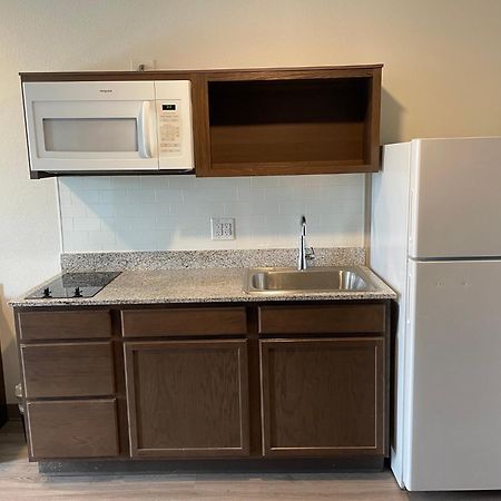 Woodspring Suites Detroit Madison Heights Zewnętrze zdjęcie